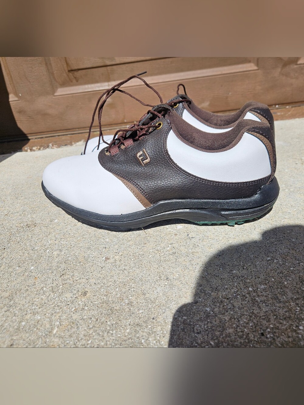 FootJoy Golf Shoes Mens 9 White Brown Spiked Cleats Soft Spikes Comfort 45521